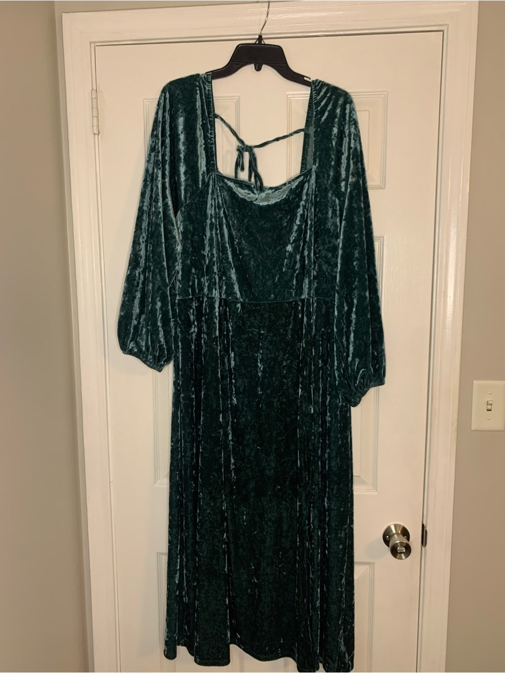 Ava & Viv Emerald Green Velvet Long Sleeve Midi Dress